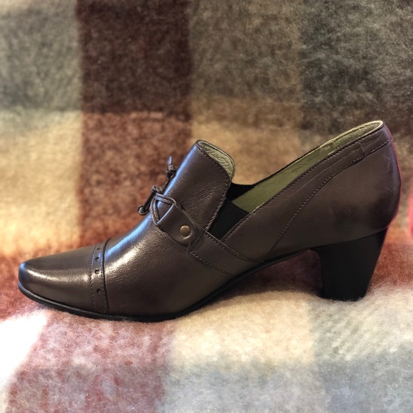 Mentha Lean Grey Heel Shoe with Tie Detail - Picture 2 of 3